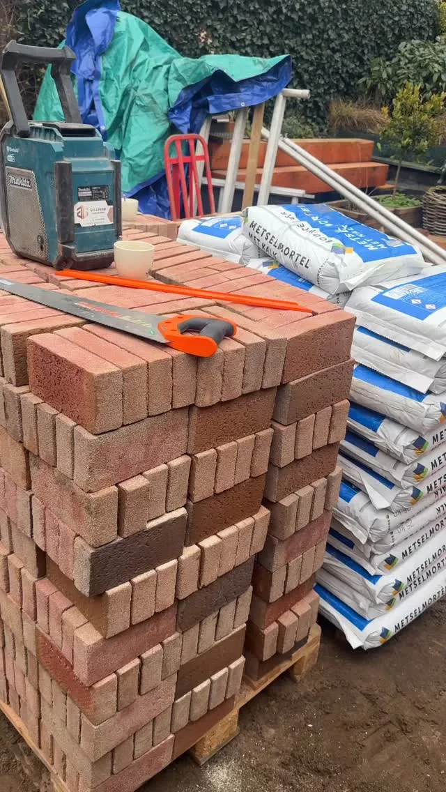 Uiteraard kunnen jullie ook voor nieuw metselwerk bij ons terecht. We regelen alles van A tot Z, we onzorgen u